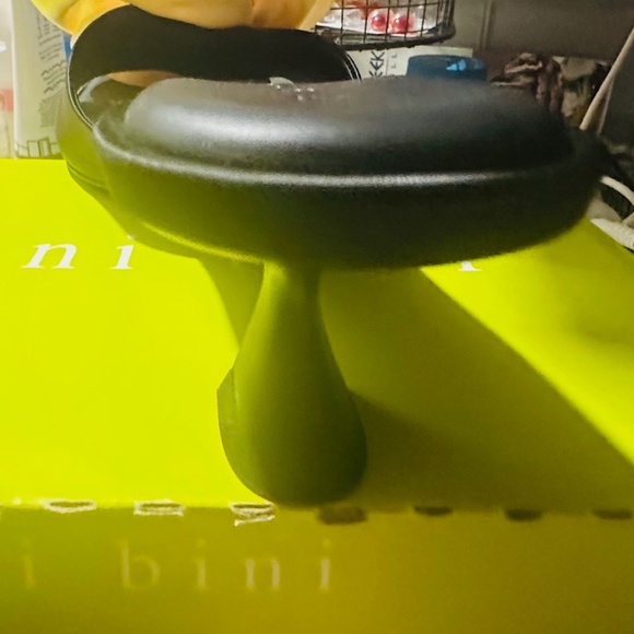 Gianni Bini Brand New Black Pumps with BIG White Bow - Size 9 M - Picture 7 of 11